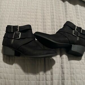 Universal threads ankle moto style boots